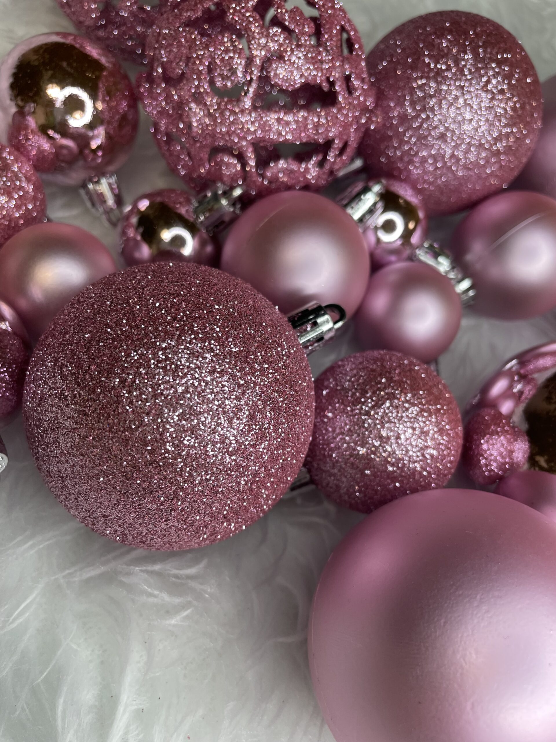 Set globuri de Craciun, 100 bucati, 3-6cm, roz Household NewTrend