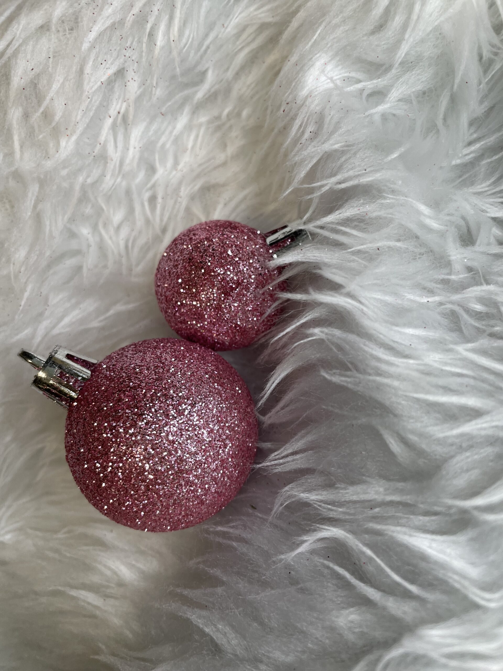 Set globuri de Craciun, 100 bucati, 3-6cm, roz Household NewTrend