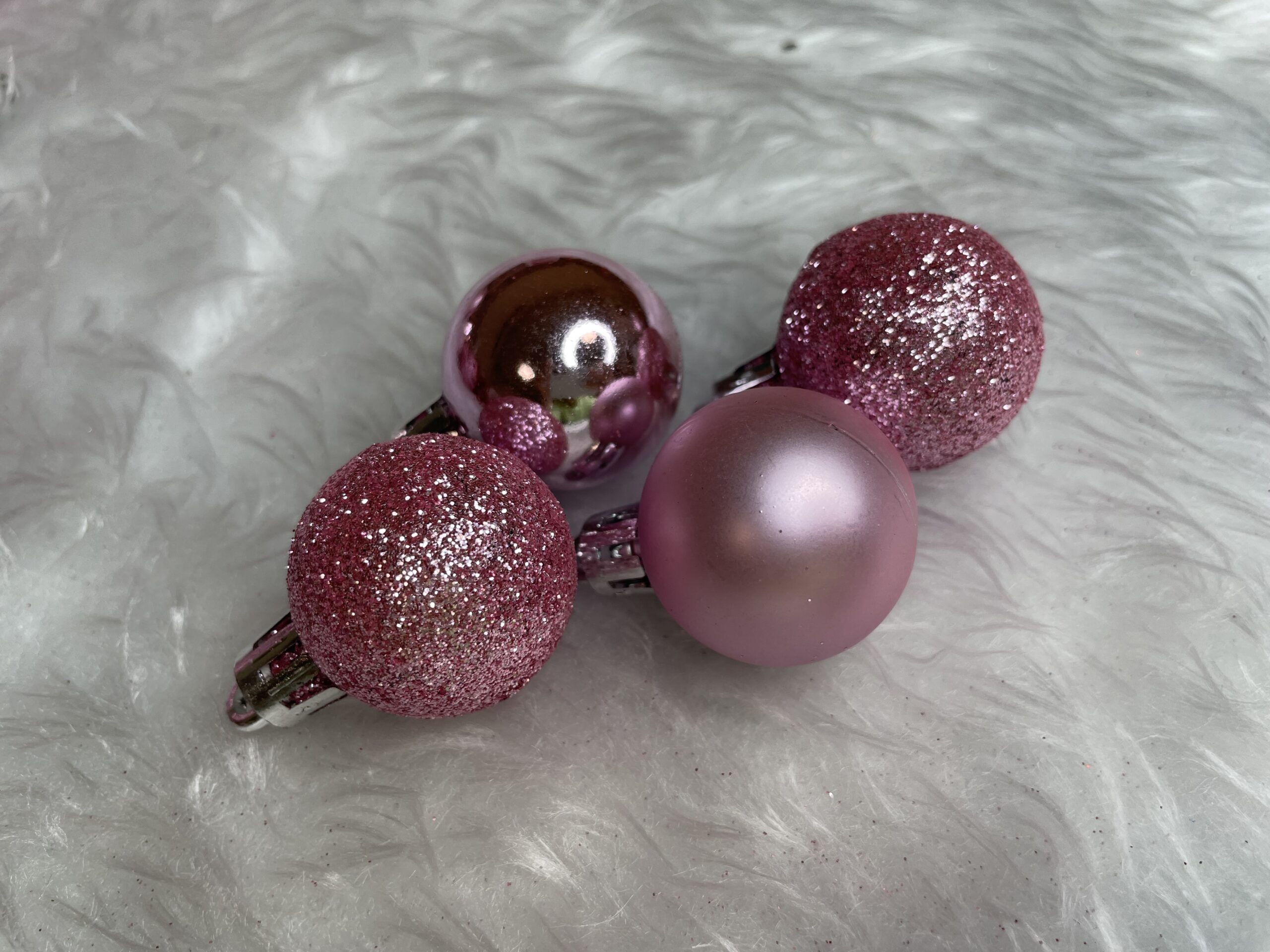 Set globuri de Craciun, 100 bucati, 3-6cm, roz Household NewTrend