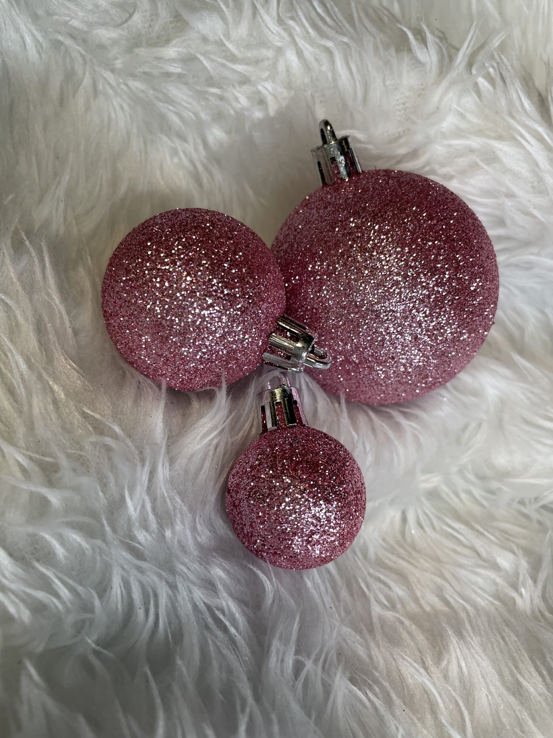 Set globuri de Craciun, 100 bucati, 3-6cm, roz Household NewTrend