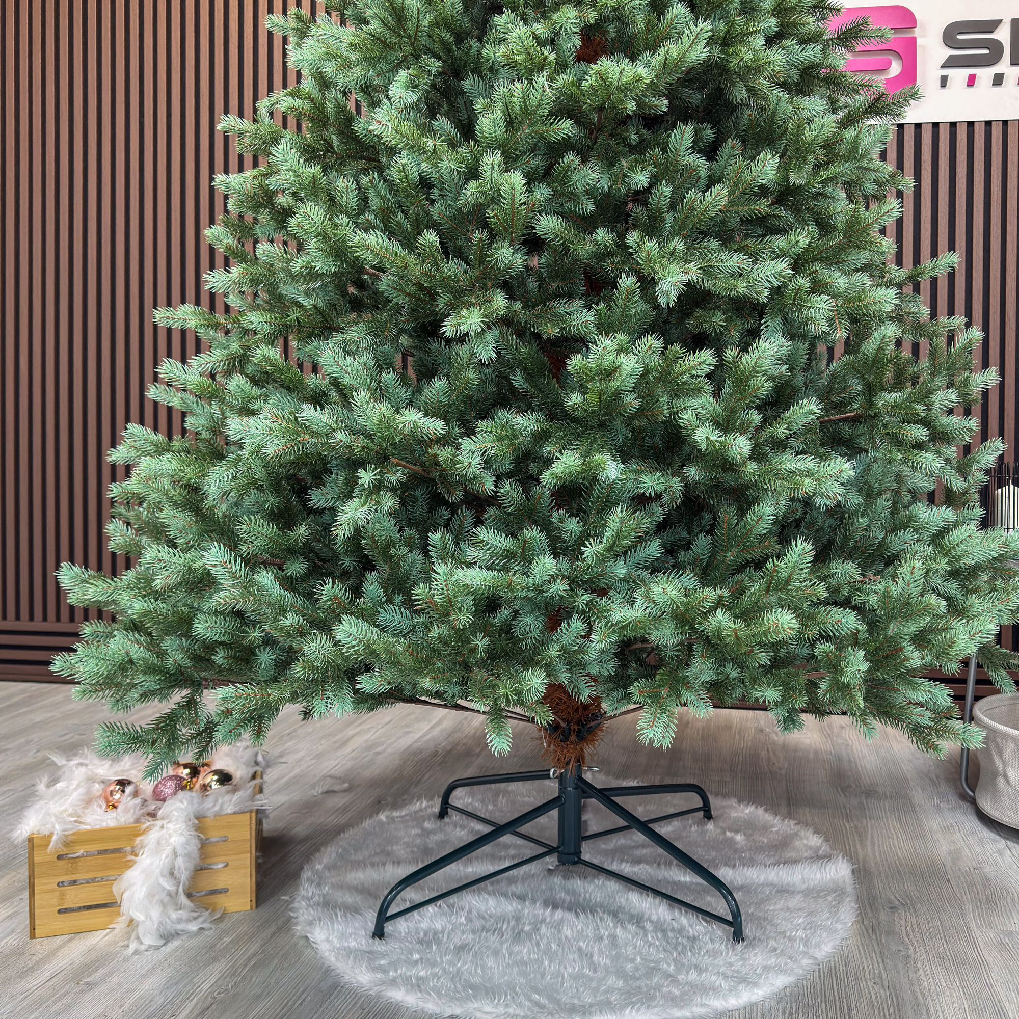 Brad artificial Sersimo, Hollandia, verde cu varfuri argintii, integral 3D, 230 cm Household NewTrend