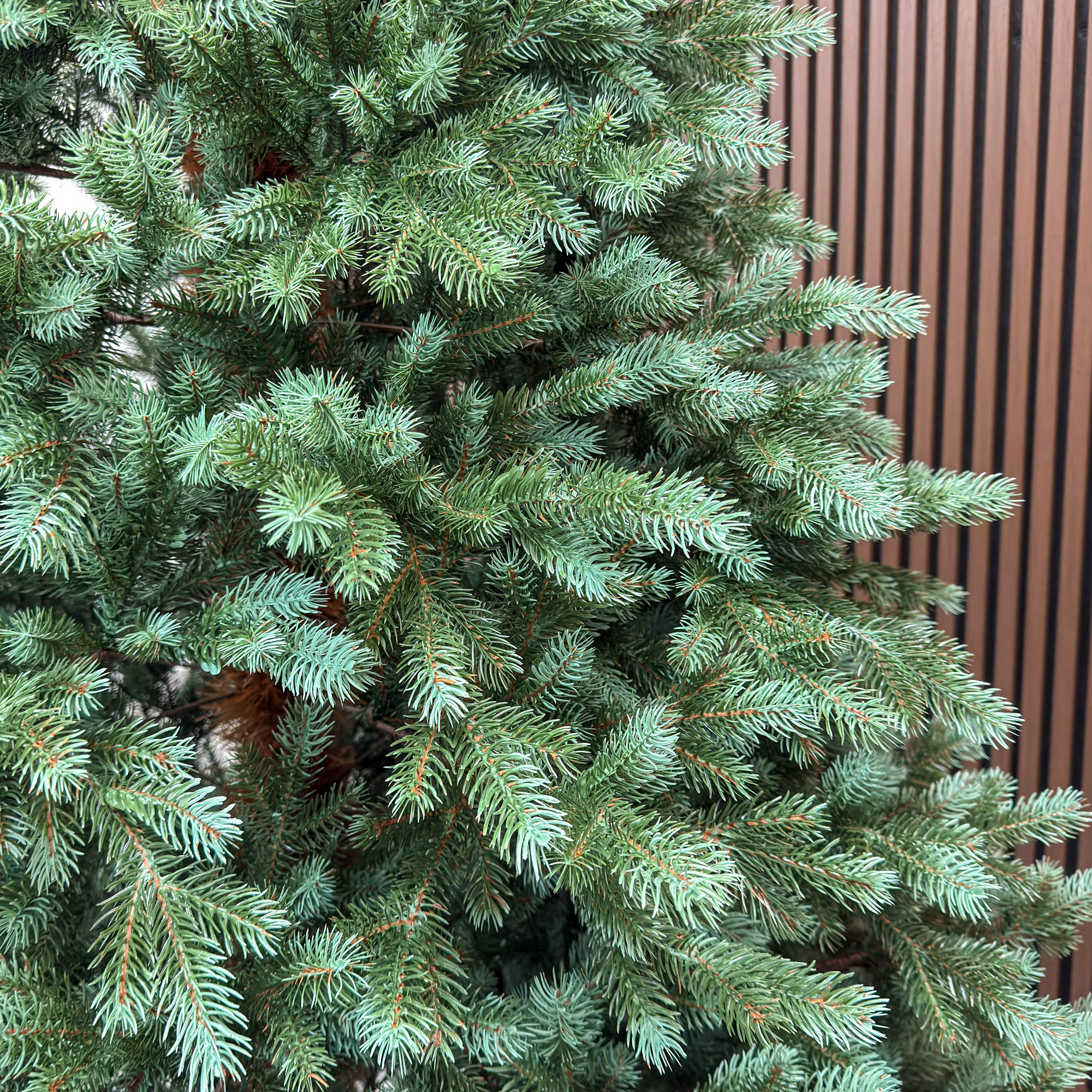 Brad artificial Sersimo, Hollandia, verde cu varfuri argintii, integral 3D, 230 cm Household NewTrend