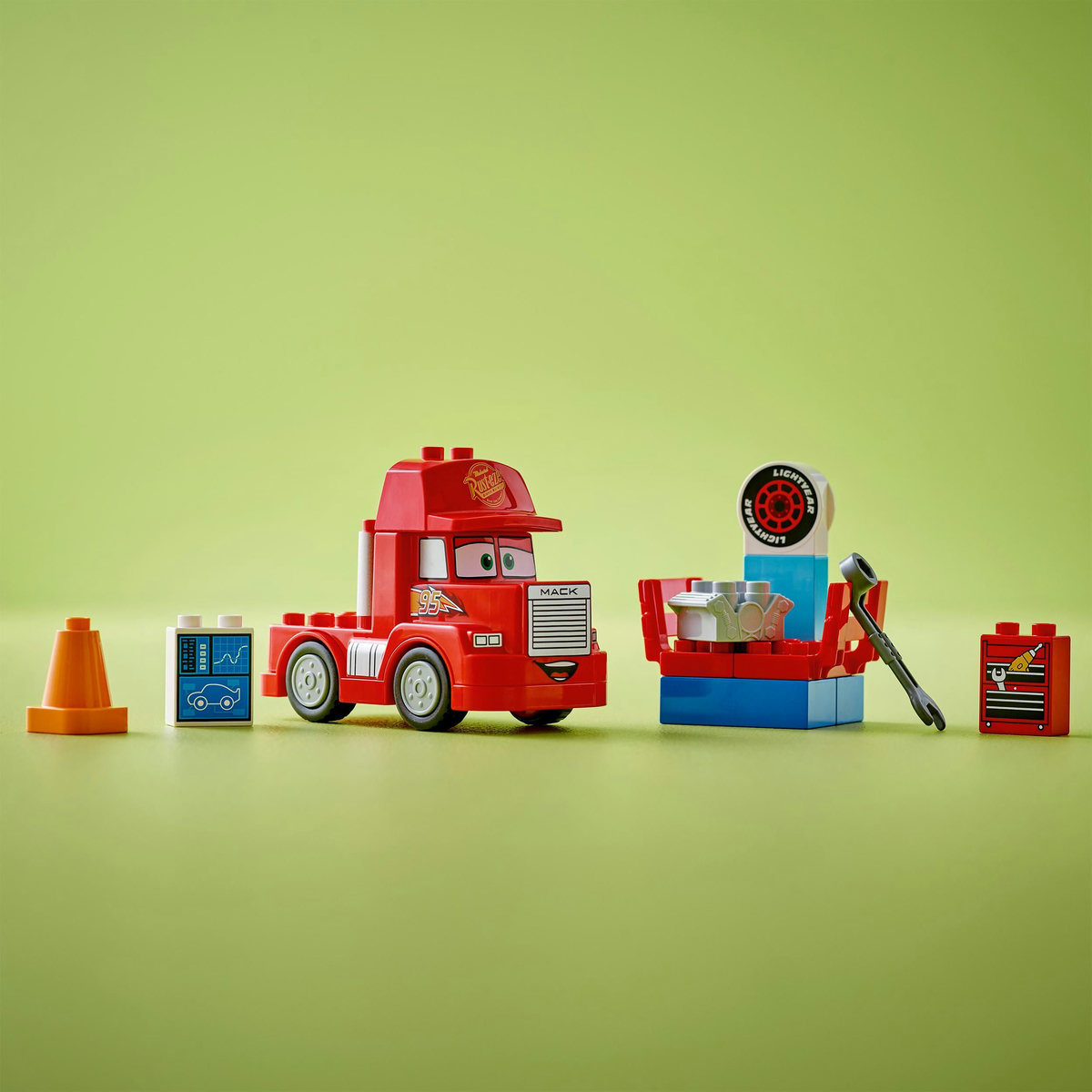LEGO Cursa lui Mack Quality Brand