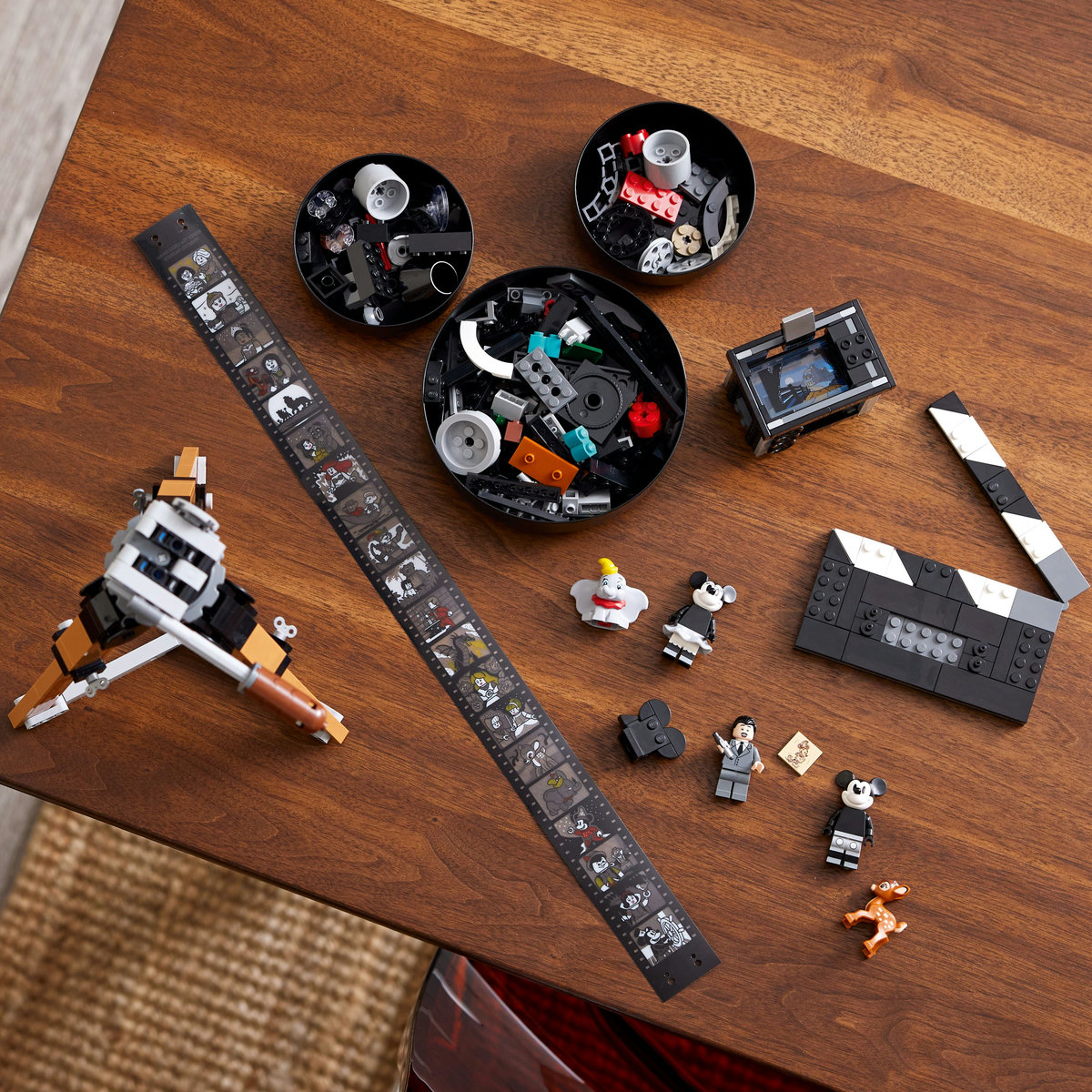 LEGO Omagiu pentru Walt Disney Quality Brand