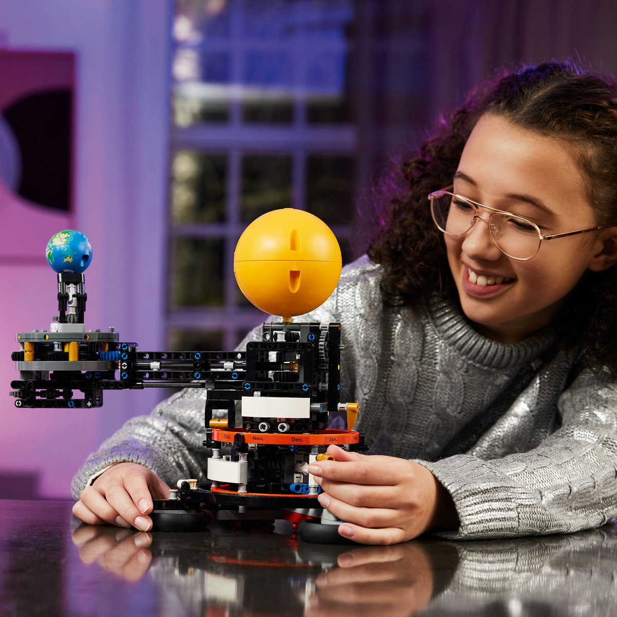 LEGO Planeta Pamant si Luna pe orbita Quality Brand