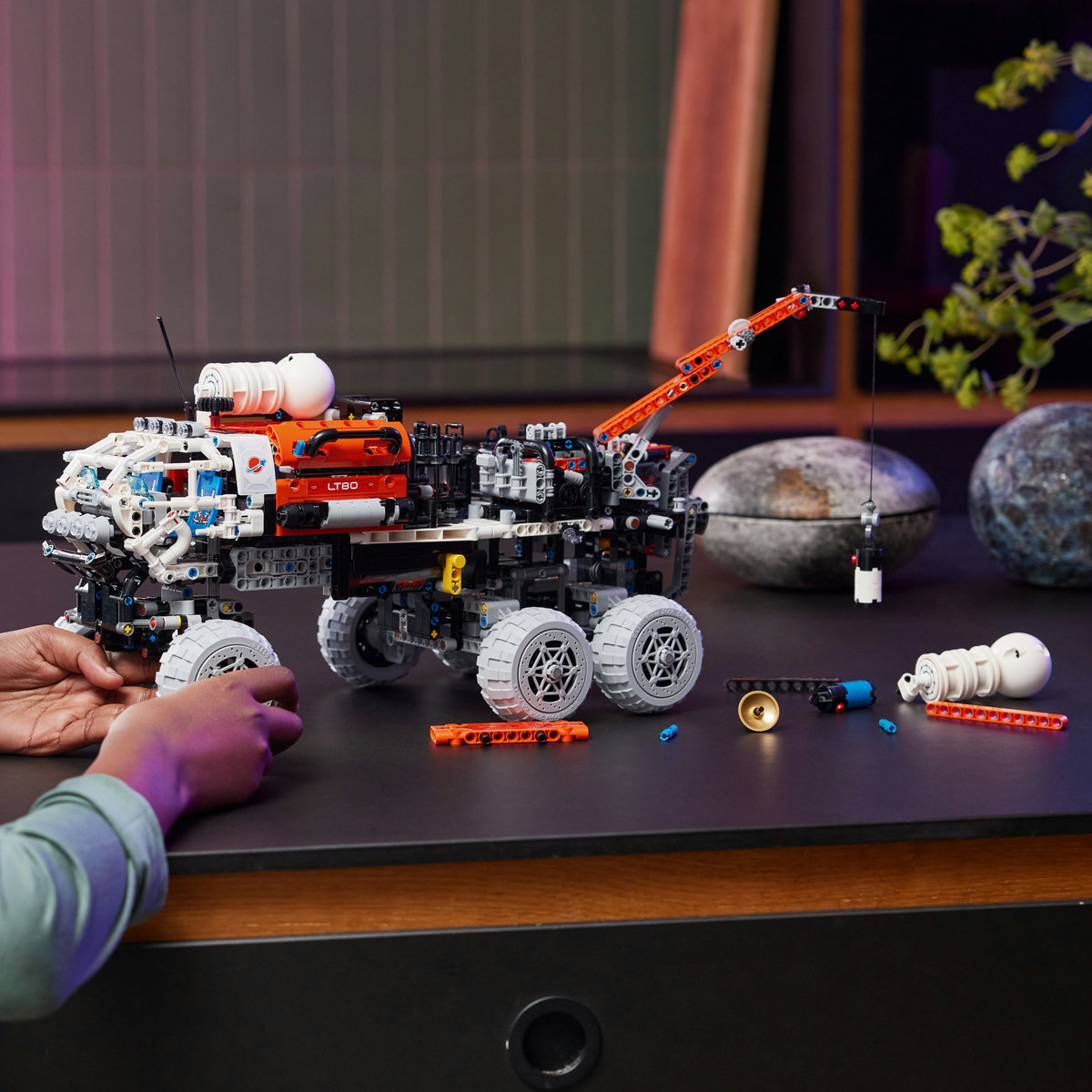 LEGO Rover de explorare pe Marte cu echipaj Quality Brand