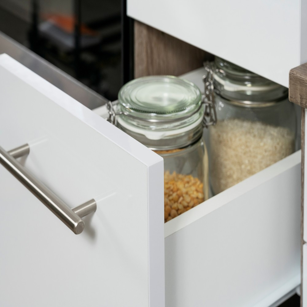 Leziter Mobilier de bucătărie Yorki 360 cu frigider cu congelator superior Mobalis Homvera