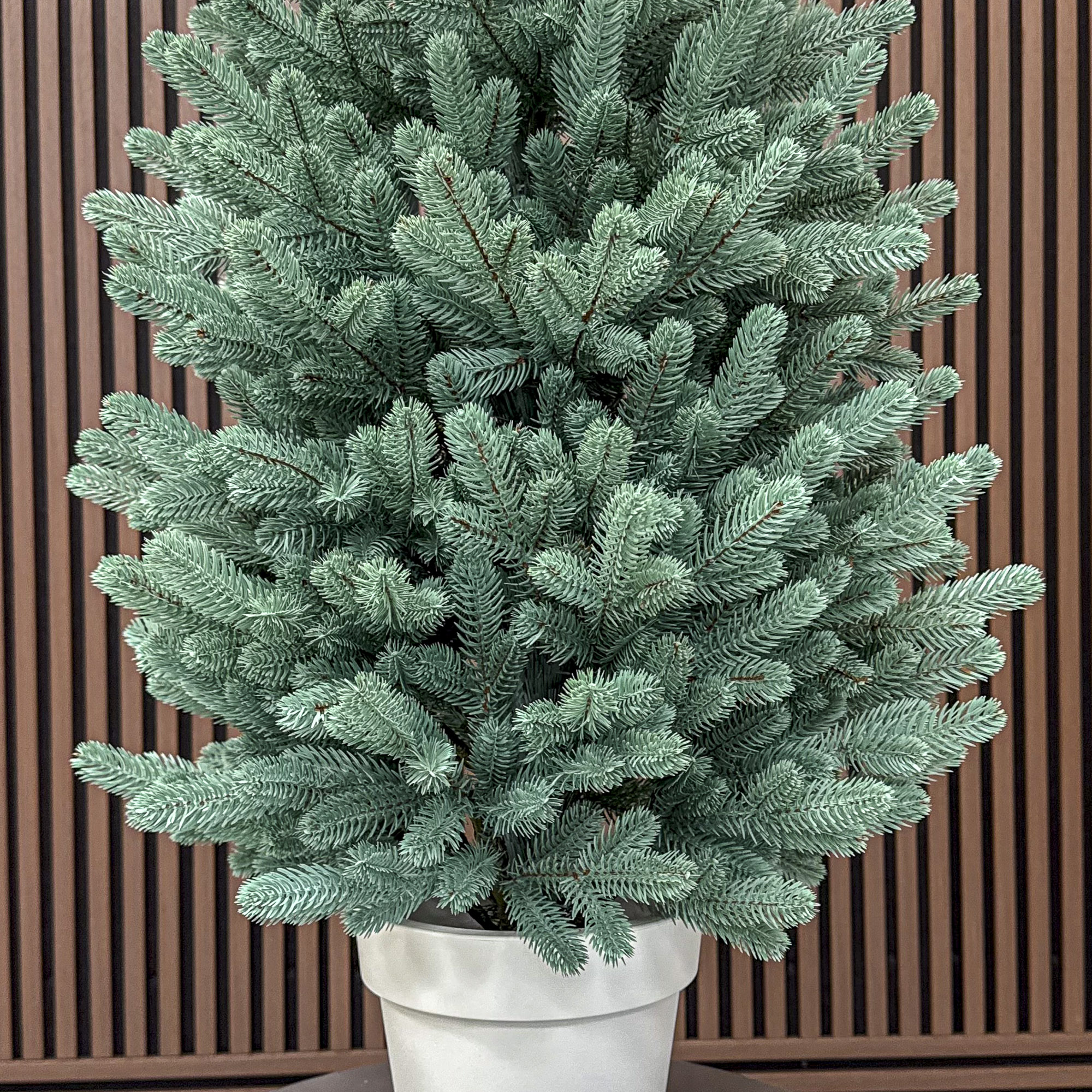 Brad artificial Christmas Deluxe by Sersimo, Viena Elite argintiu in ghiveci, 3D, 110 cm Household NewTrend