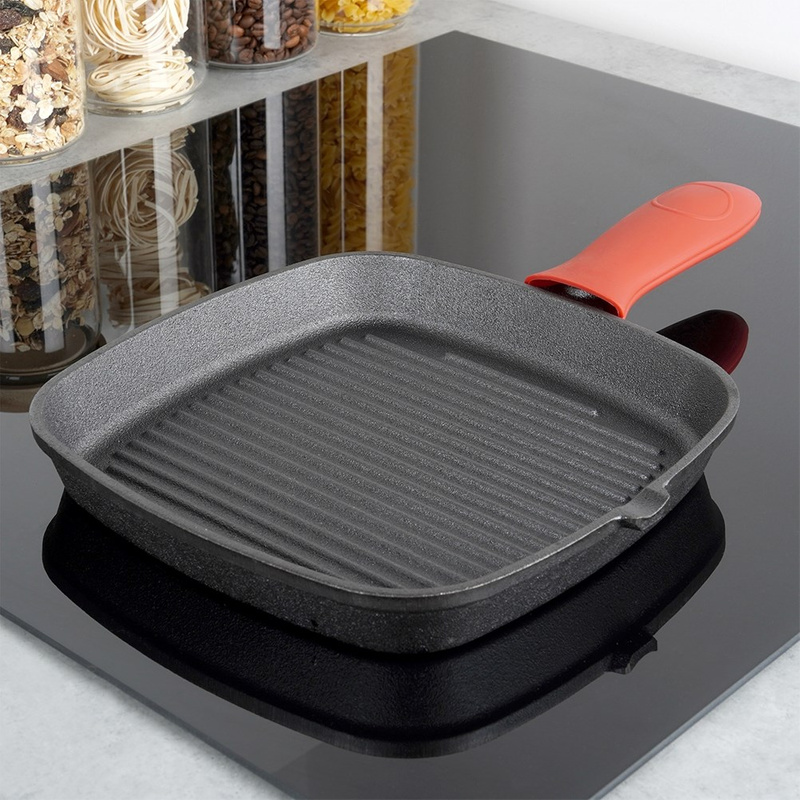 Tigaia grill pătrată din fontă CAST LINE 24,5×24 cm Handy KitchenServ