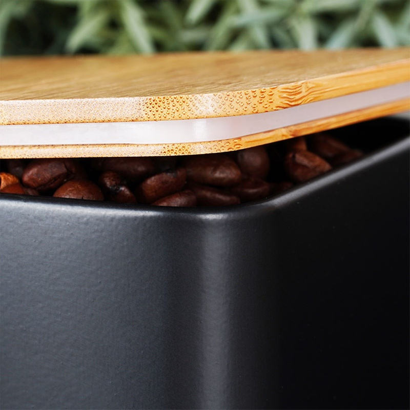 Set de cutie pentru pâine și 3 recipiente pentru cafea, ceai și zahăr – metal negru cu capac din bambus (4 piese) Handy KitchenServ