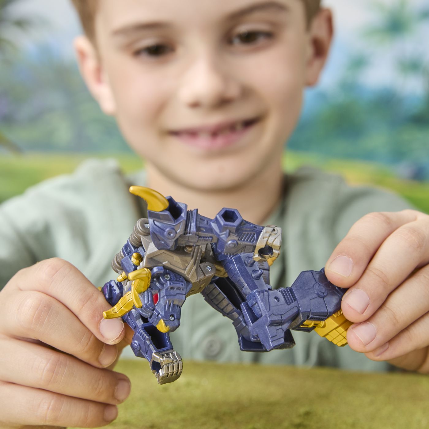 TRANSFORMERS CYBERWORLD ROBOT MEGATRON CONVERTIBIL 10CM SuperHeroes ToysZone