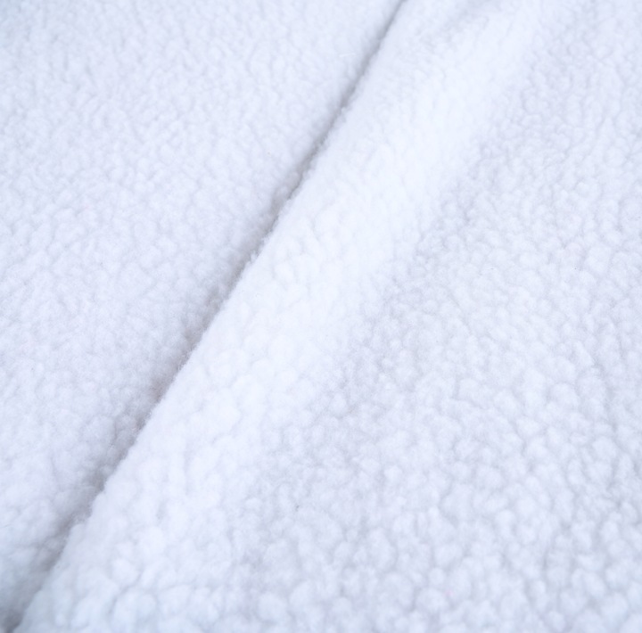 Ansamblu de zgariat pentru pisici cu casuta si pat superior, cu jucarie, 42x42x30 cm Household NewTrend