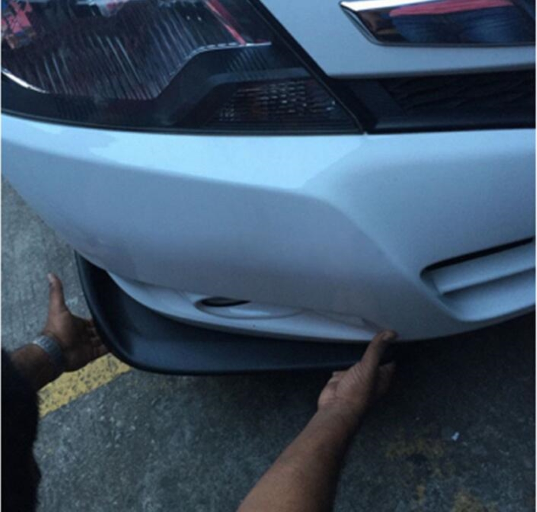 Set 2 buc. aripioare Racing, prelungire bara tuning din plastic culoare neagra FAVLine Selection