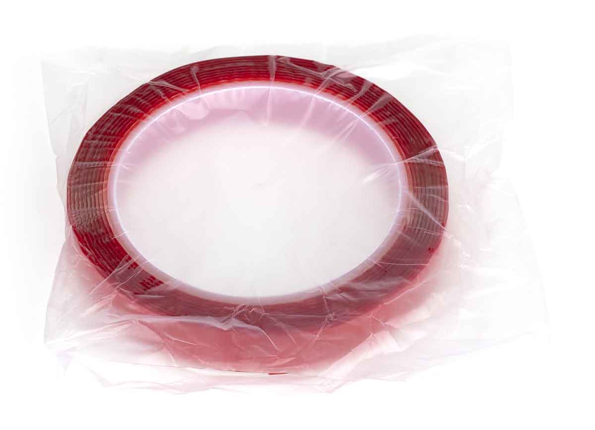 Banda de montaj acrilica dublu-autoadeziva cu doua fete, transparenta, foarte rezistenta, dimensiune 20mm x 3m FAVLine Selection