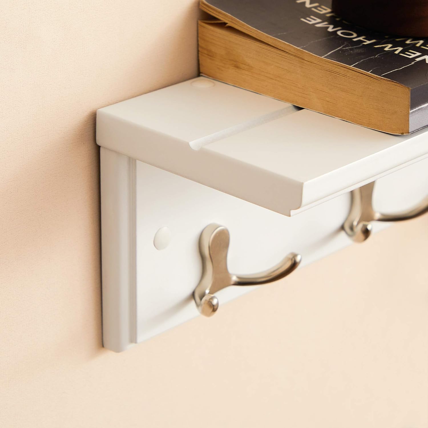 SONGMICS Cuier perete cu raft, 4 carlige duble metalice, MDF, 42x11x15 cm, alb Household NewTrend