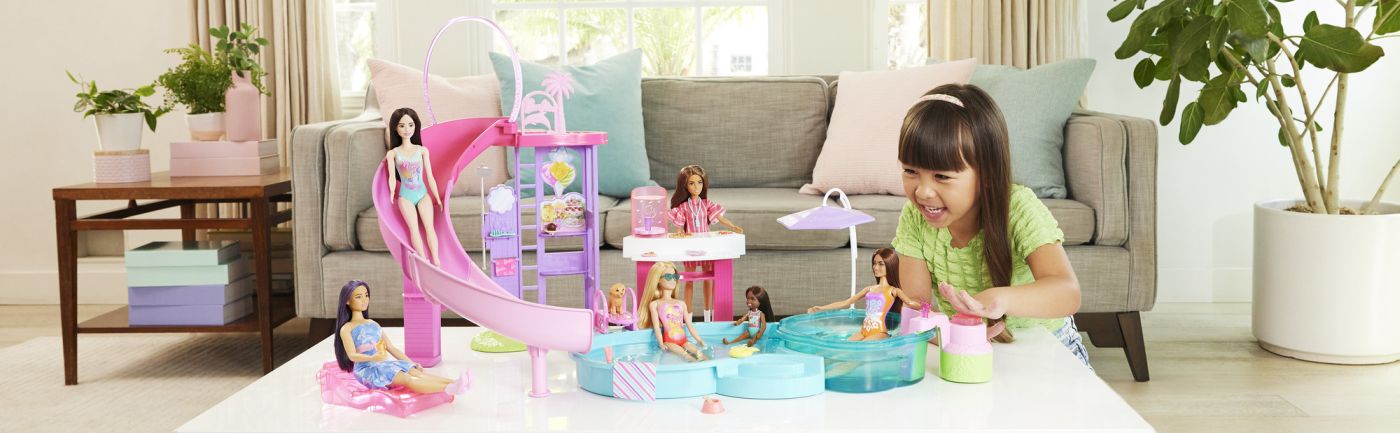 BARBIE SET DE JOACA PISCINA DE VIS CU ACCESORII SuperHeroes ToysZone
