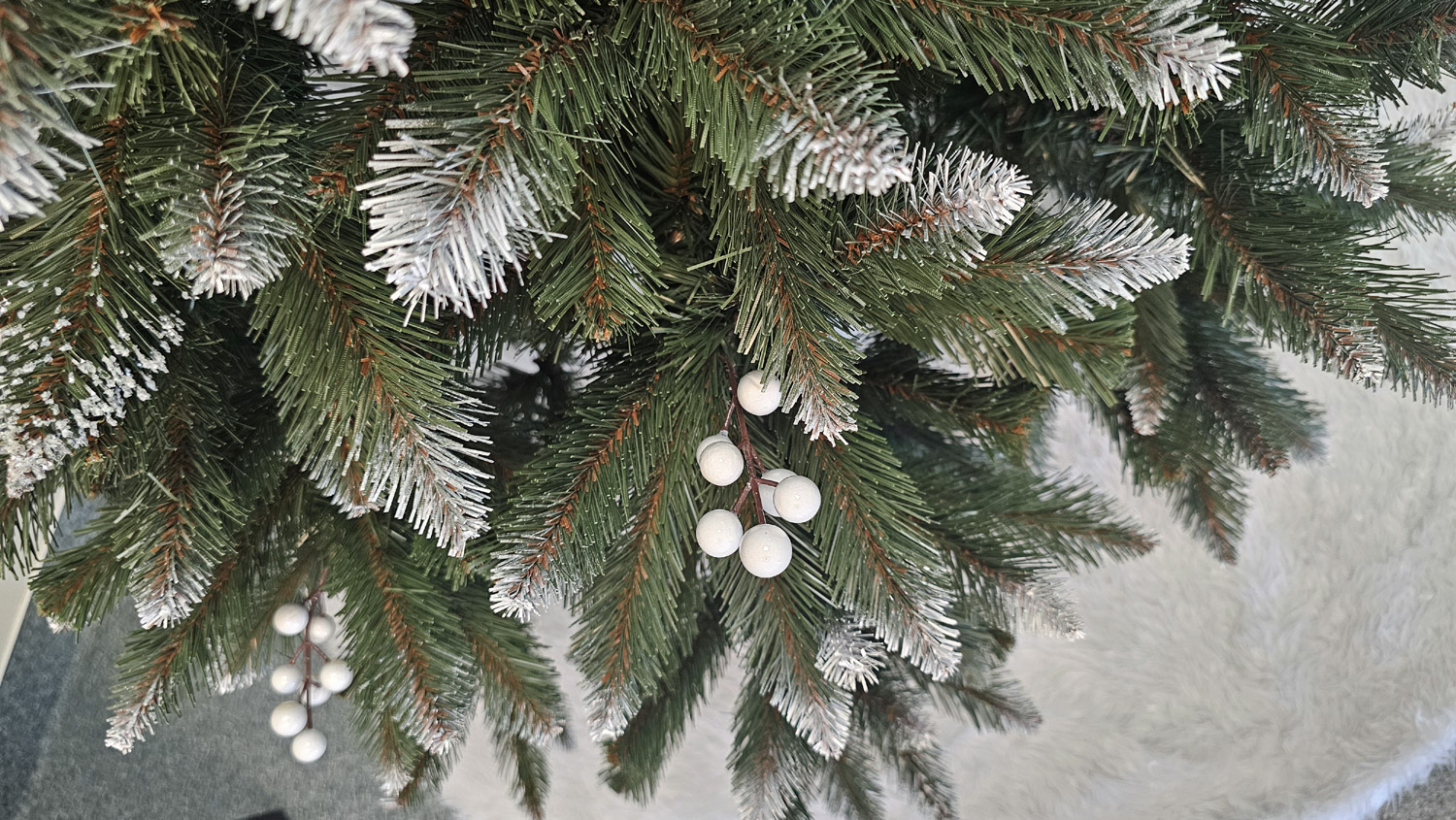 Brad artificial Christmas Deluxe by Sersimo, WhiteBerry, 2D, 180cm Household NewTrend