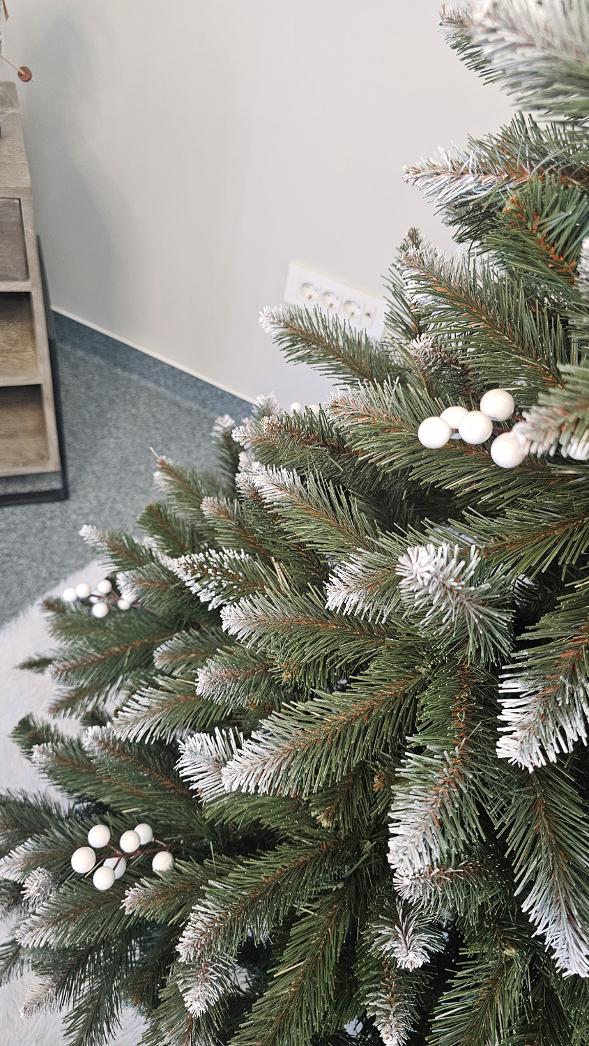 Brad artificial Christmas Deluxe by Sersimo, WhiteBerry, 2D, 180cm Household NewTrend