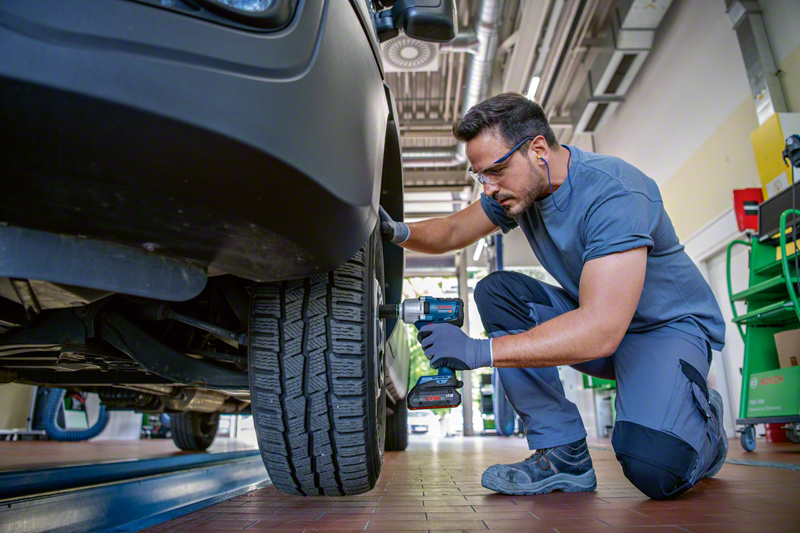 Bosch GDS 18V-450 PC Surubelnita cu impact cu acumulator 800 Nm + 2xacumulator ProCORE18V 4.0Ah + incarcator GAL 18V-40 + L-BOXX ProAdvanced PowerfulTools