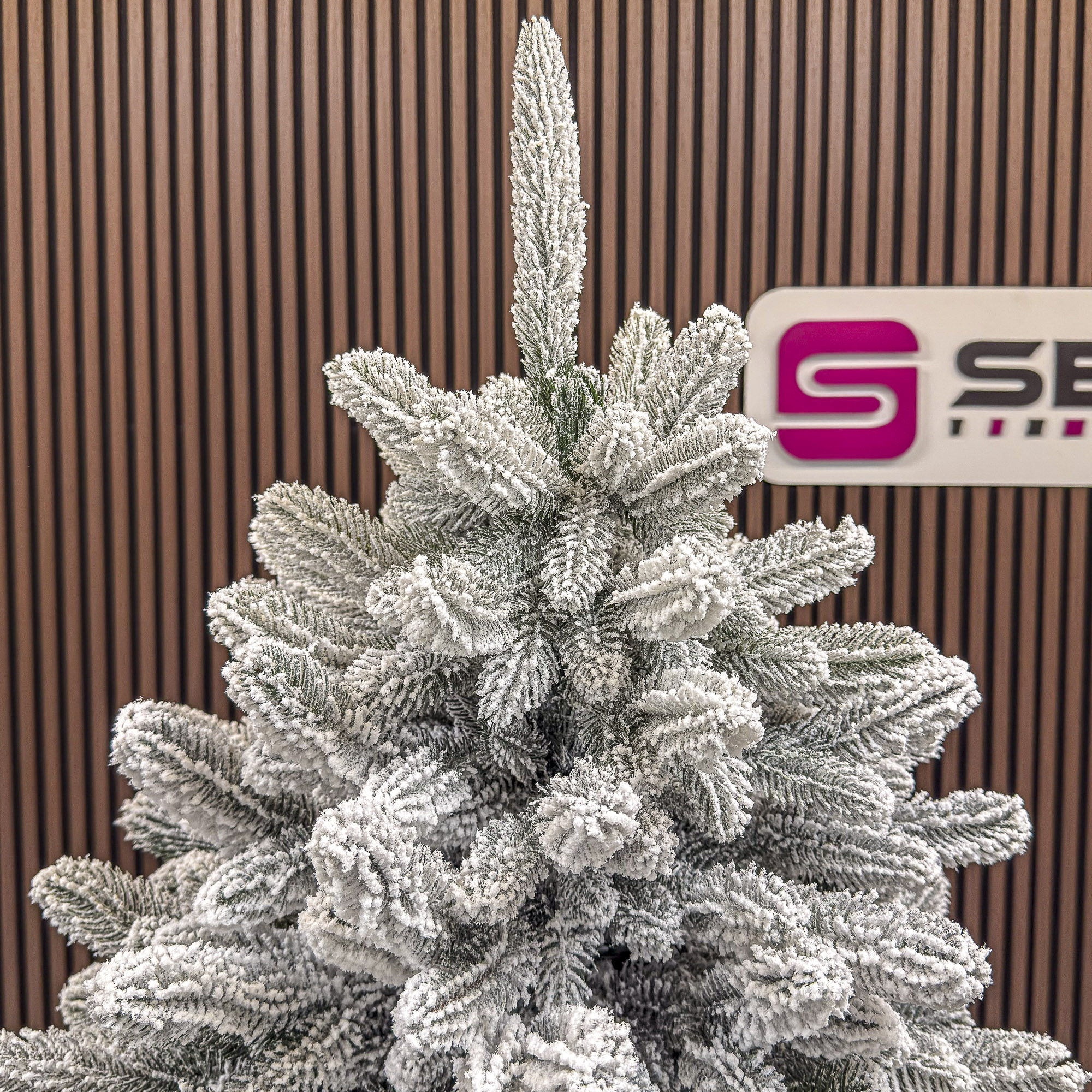 Brad artificial Christmas Deluxe by Sersimo, Laponia Select nins, integral 3D, 210cm Household NewTrend