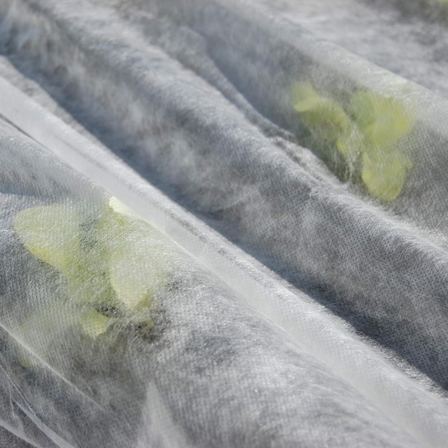 Folie microporoasa anti inghet reutilizabila, latime 1.6 m, lungime 30 m, 17 g/mp MultiMark GlobalProd