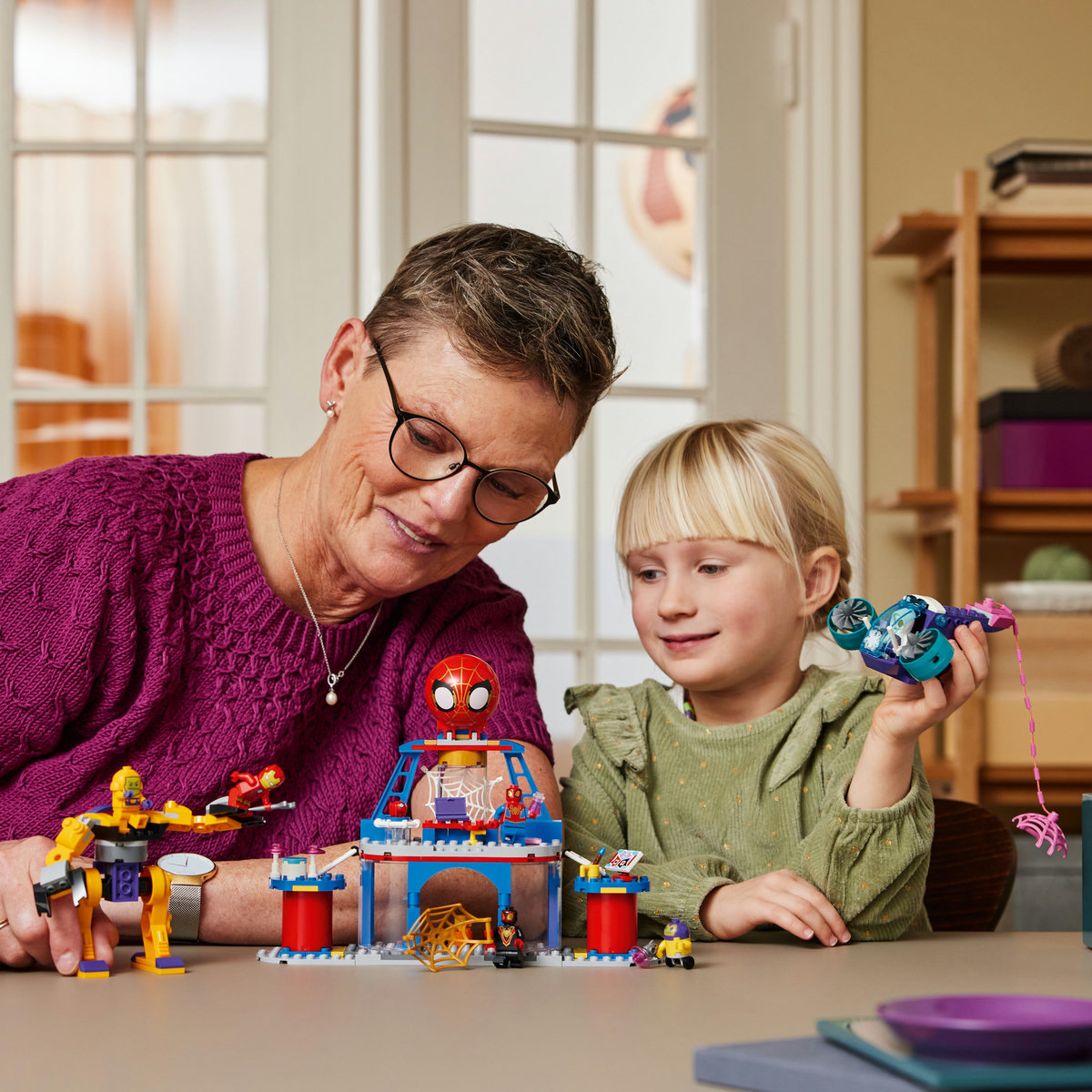 LEGO Echipa lui Spidey in Cartierul General Quality Brand