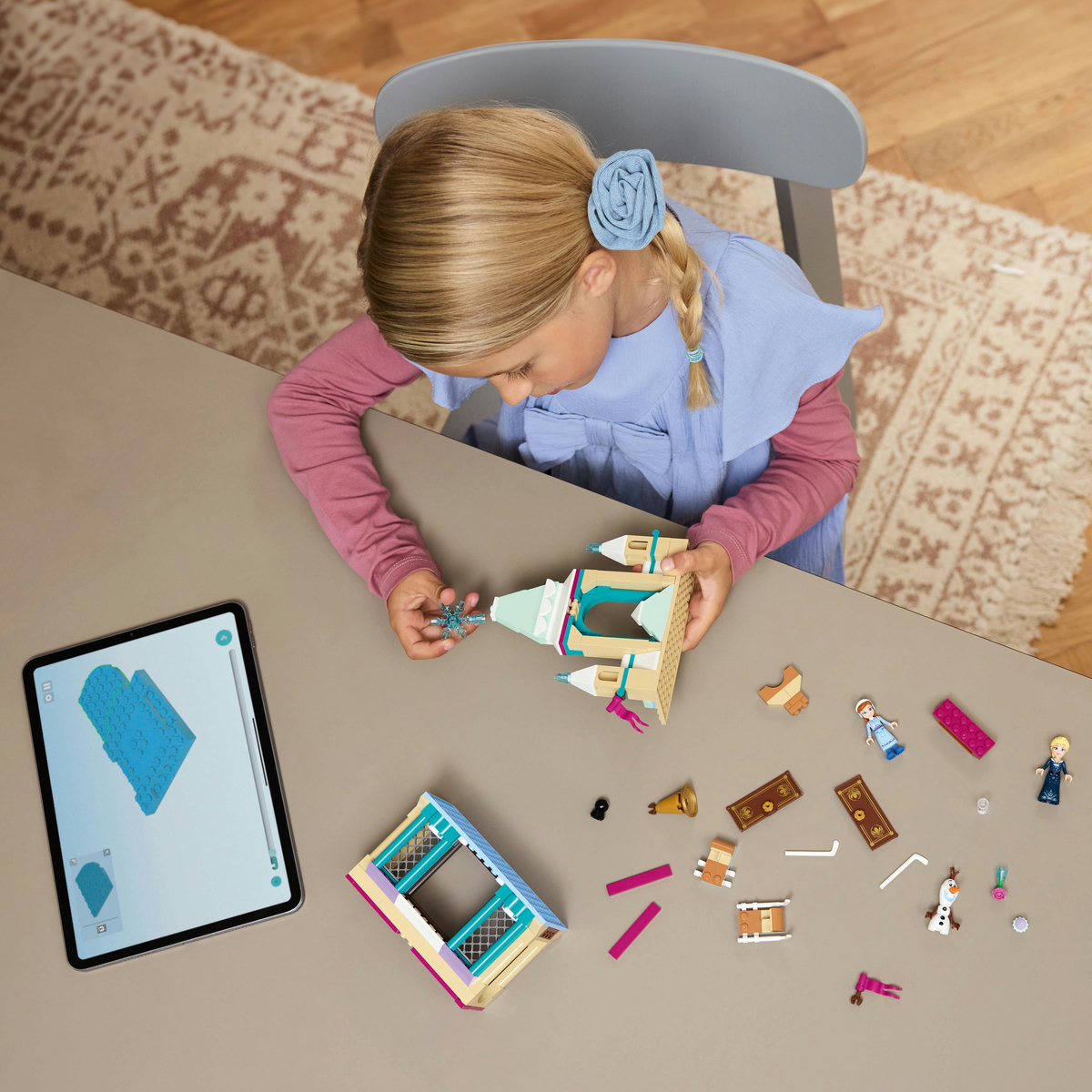 LEGO Castelul Arendelle din Regatul de gheata Quality Brand