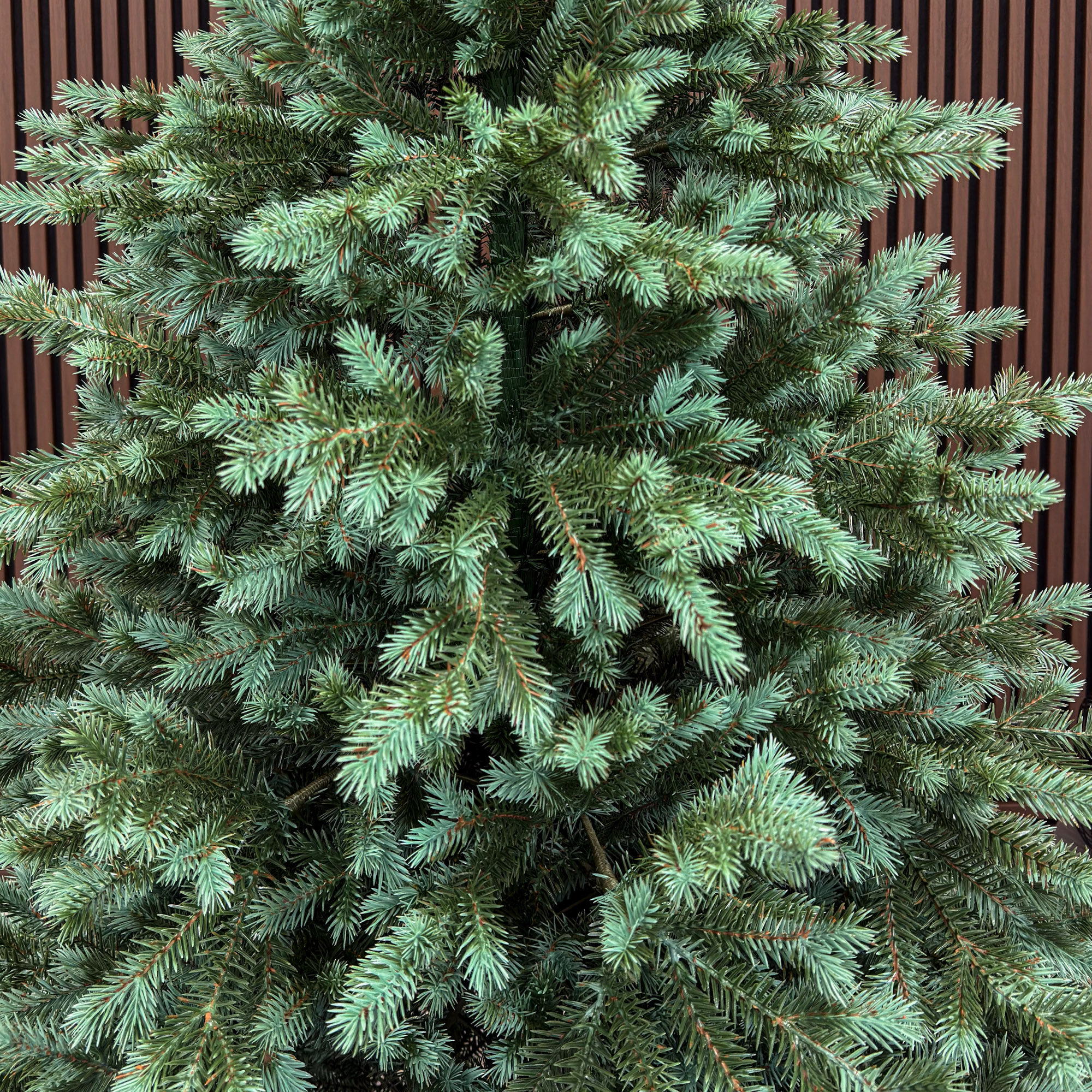 Brad artificial Sersimo, Scandinavia, verde cu varfuri argintii, integral 3D, 210 cm Household NewTrend