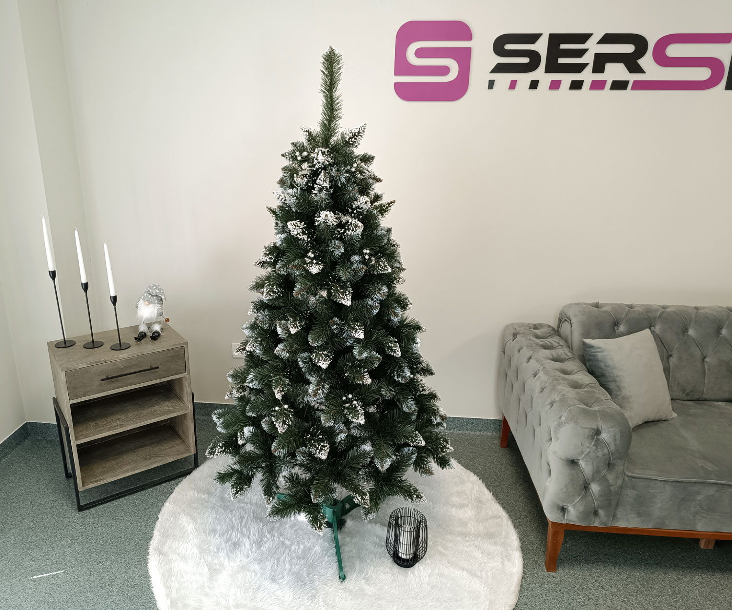 Brad artificial Christmas Deluxe by Sersimo, Crystal nins cu merisoare, 2D, 180cm Household NewTrend