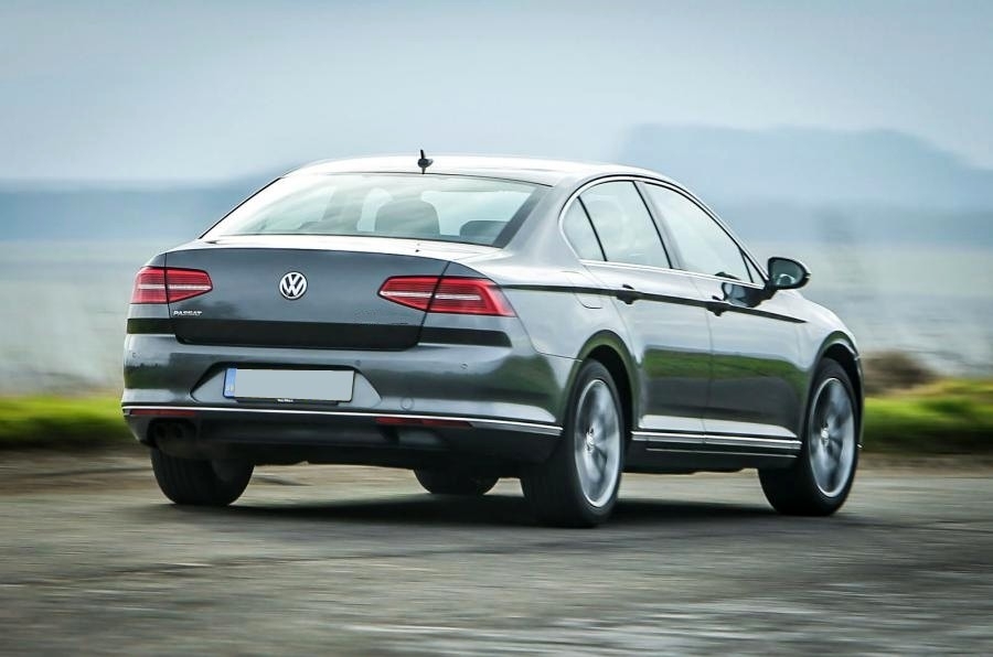 Stopuri LED VW Passat B8 3G (2015-2019) Sedan Matrix R line cu semnal dinamic Performance AutoTuning