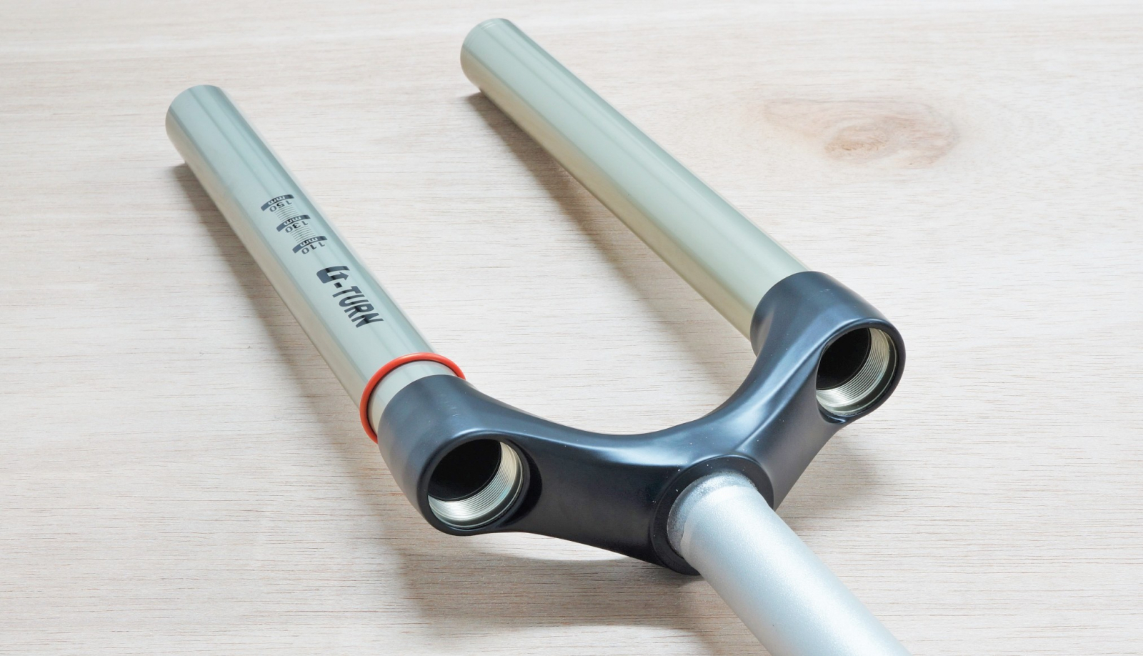 Csu U-Turn Coil - 150 Mm, 1-1/8 Inch, Black Crown, Silver Ultimate FactoryBikes