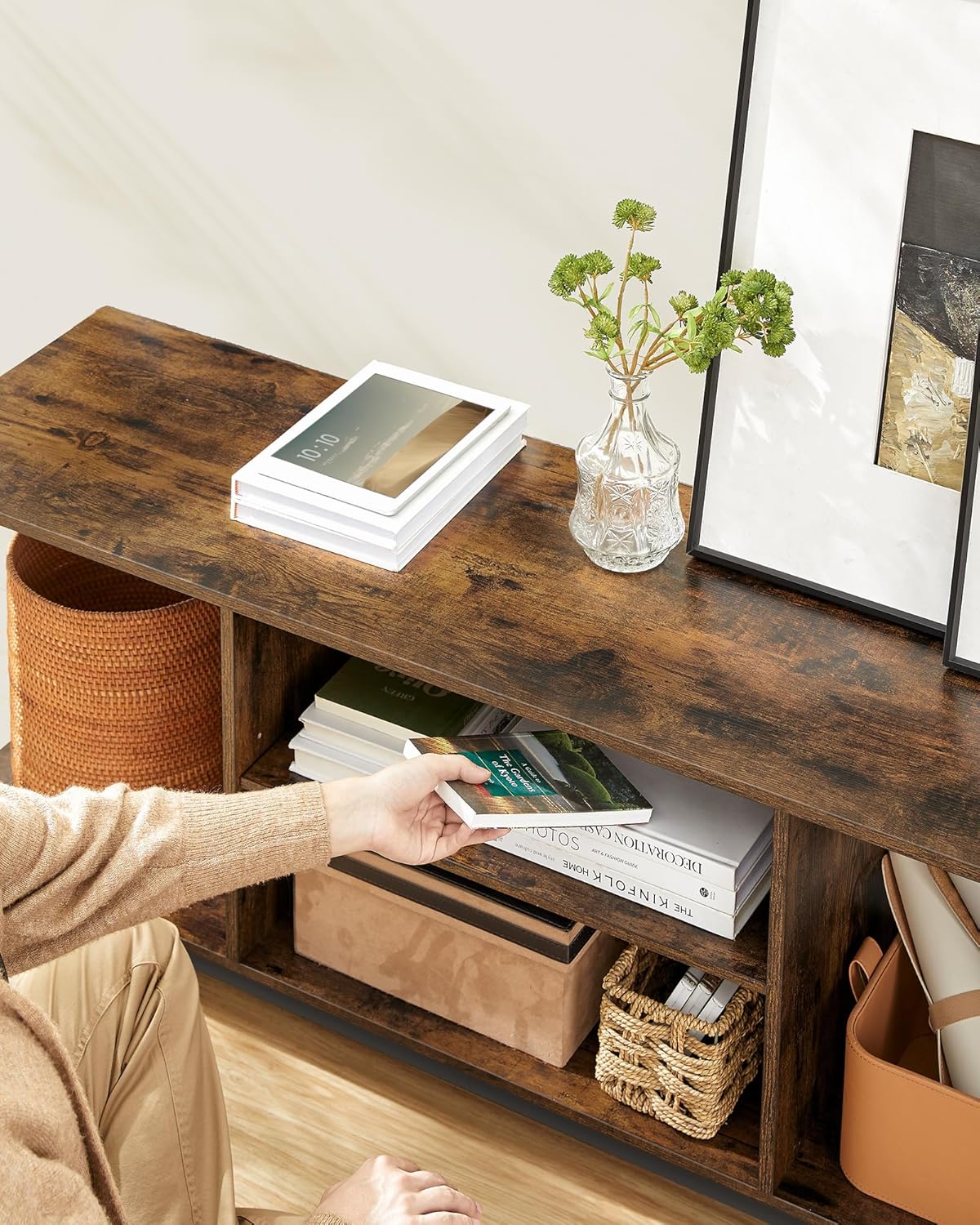 VASAGLE Comoda TV pentru televizoare pana la 65 inch, cadru metal, stil industrial, 147x40x50 cm, maro rustic Household NewTrend