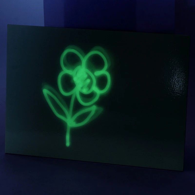 Tablita a4 rescriptibila, fosforescenta, interactiva, cu breloc uv, 3 ani+ MultiMark GlobalProd