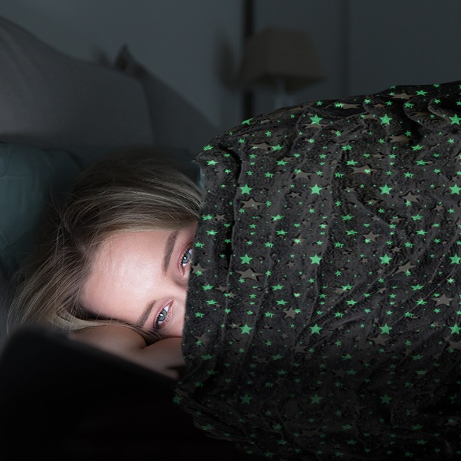 Patura fosforescenta 150x200 cm, stelute glow in the dark, moale si confortabila MultiMark GlobalProd