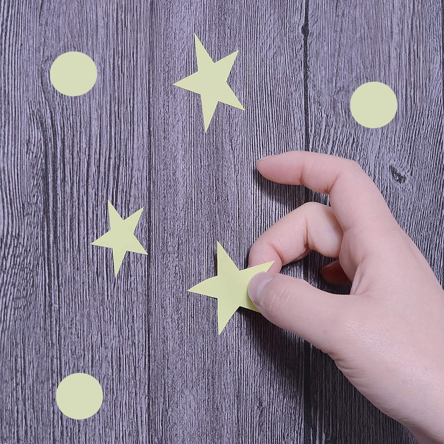 Set 75 stickere fosforescente decorative, stele, buline, lumineaza verde, dimensiuni 1-4 cm MultiMark GlobalProd