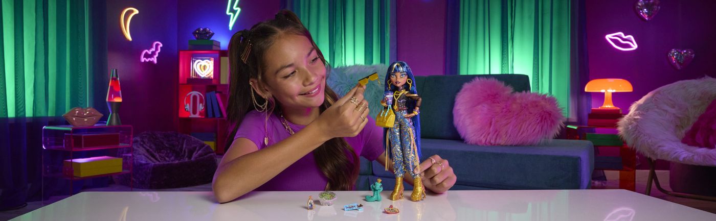 MONSTER HIGH PAPUSA CLEO DENILE CU ACCESORII SuperHeroes ToysZone