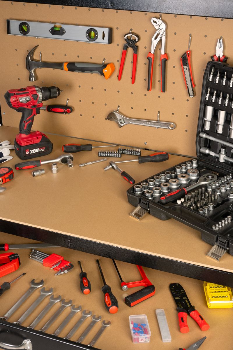 Masă de lucru atelier Racks DWB60, cu sertar, poliță și panou perforat, 120x60x150 cm, max. 230 kg