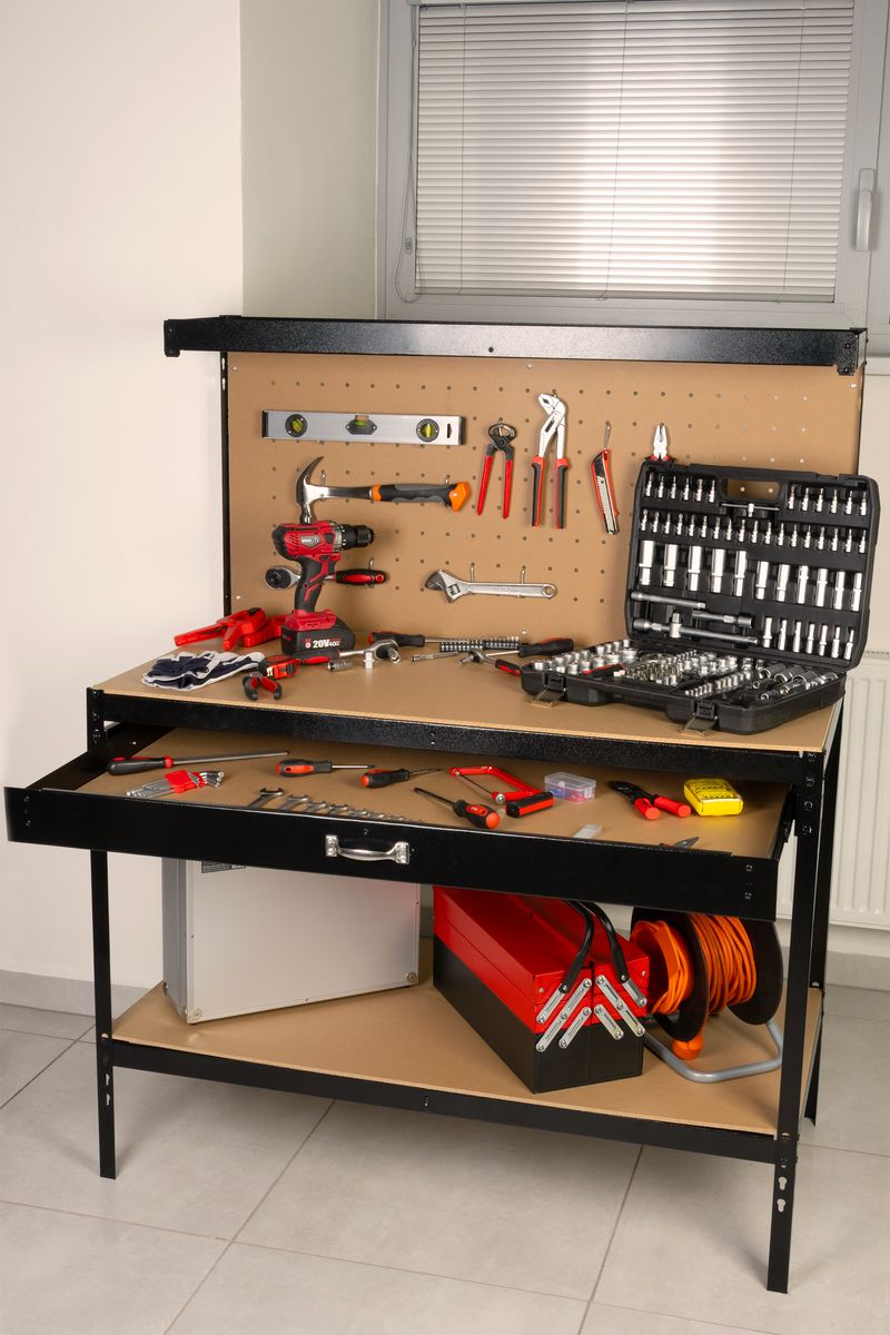 Masă de lucru atelier Racks DWB60, cu sertar, poliță și panou perforat, 120x60x150 cm, max. 230 kg