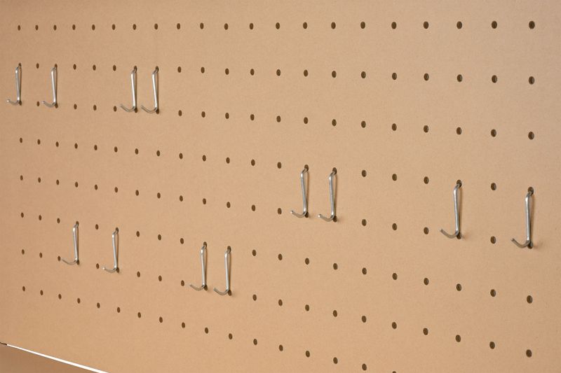 Masă de lucru atelier Racks DWB60, cu sertar, poliță și panou perforat, 120x60x150 cm, max. 230 kg