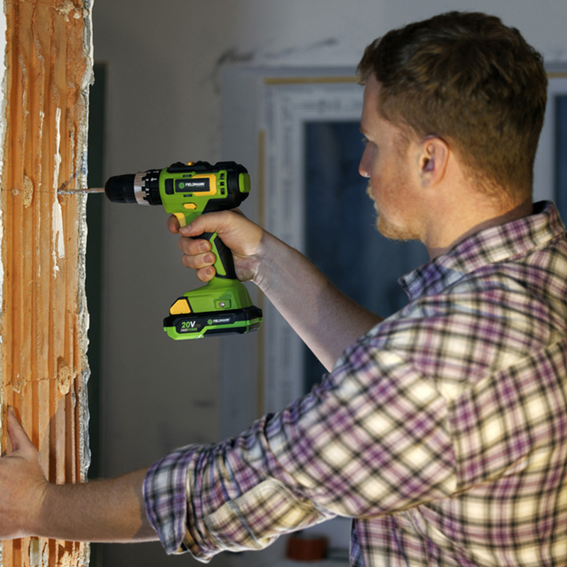 Mașină de găurit și înșurubat cu acumulator Fieldmann 20V, 35 Nm, cu percuție, 2 viteze, baterie 2Ah + încărcător rapid