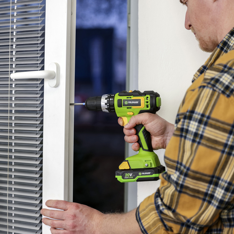 Mașină de găurit și înșurubat cu acumulator Fieldmann 20V, 35 Nm, cu percuție, 2 viteze, baterie 2Ah + încărcător rapid