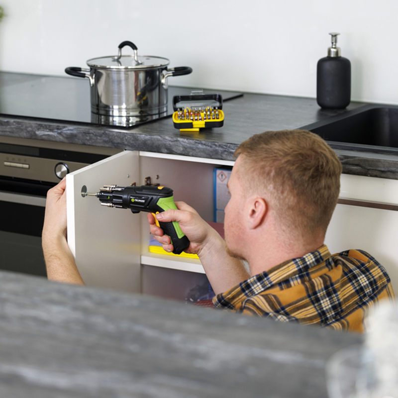 Șurubelniță electrică Fieldmann 3.6V Li-Ion cu 6 biți, 4 Nm, LED și mâner rotativ