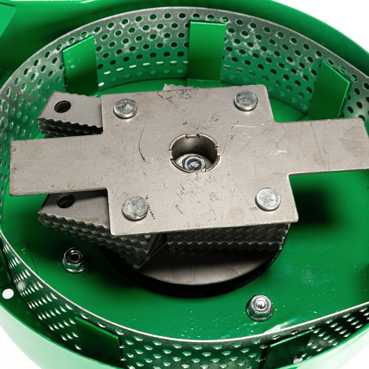 Moară de cereale electrică Micul Fermier 2.5 kW, 200 kg/h, 4 site, 20 ciocănele (GF-0758)