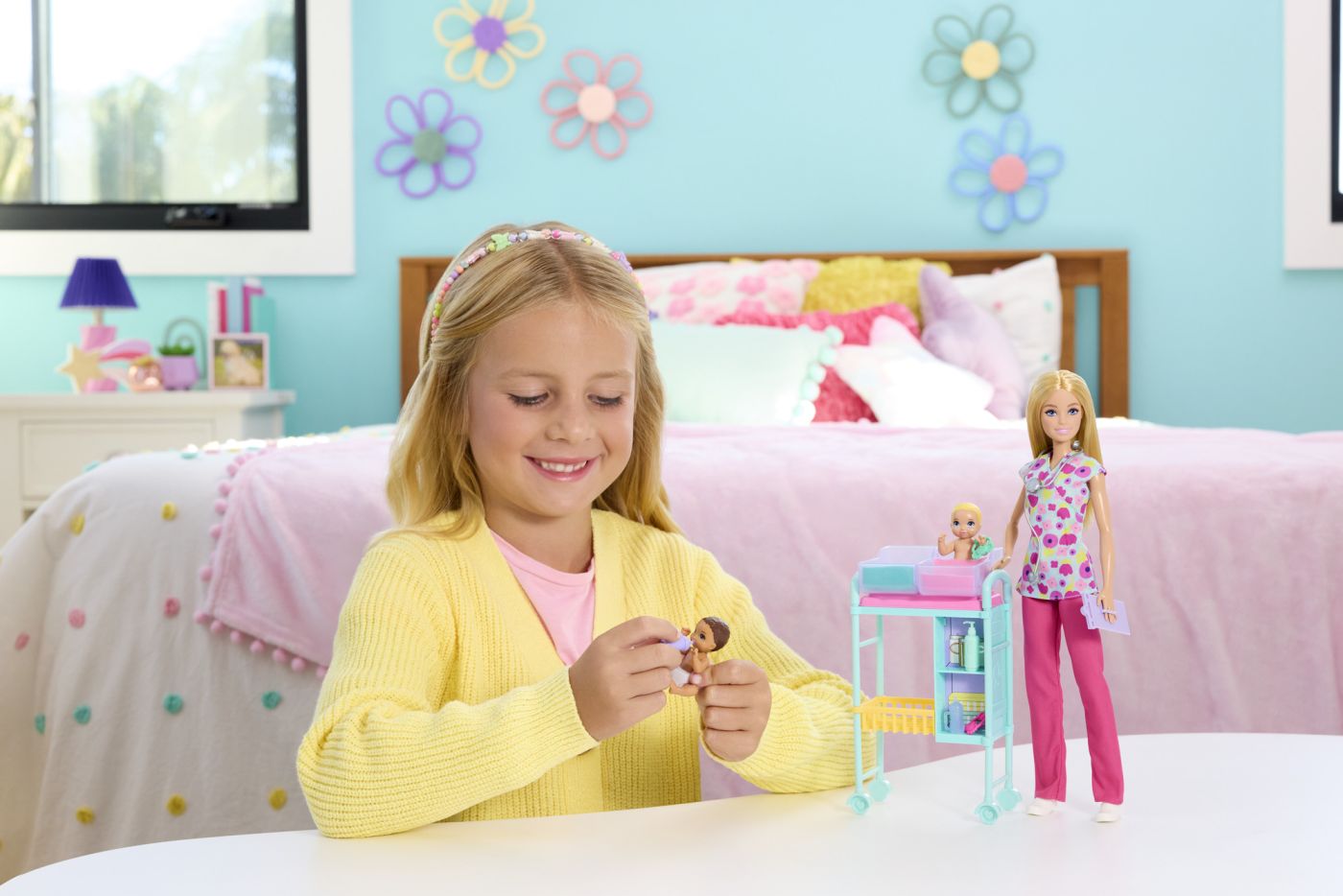 BARBIE YOU CAN BE ANYTHING PAPUSA DOCTOR PEDIATRU CU ACCESORII SuperHeroes ToysZone