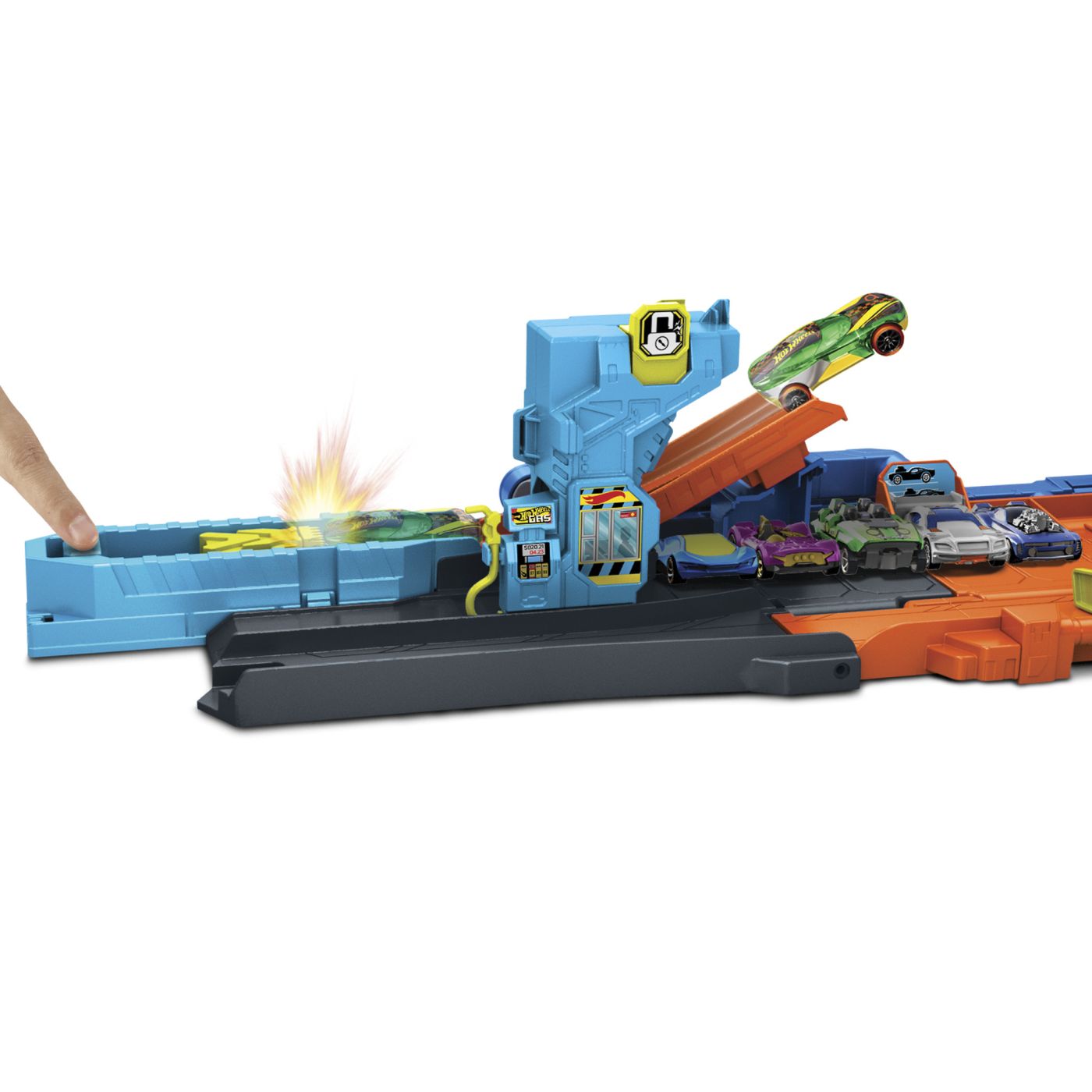 HOT WHEELS CITY TRANSFORMAREA GARAJULUI DE CASCADORII CU MASINUTA INCLUSA SuperHeroes ToysZone