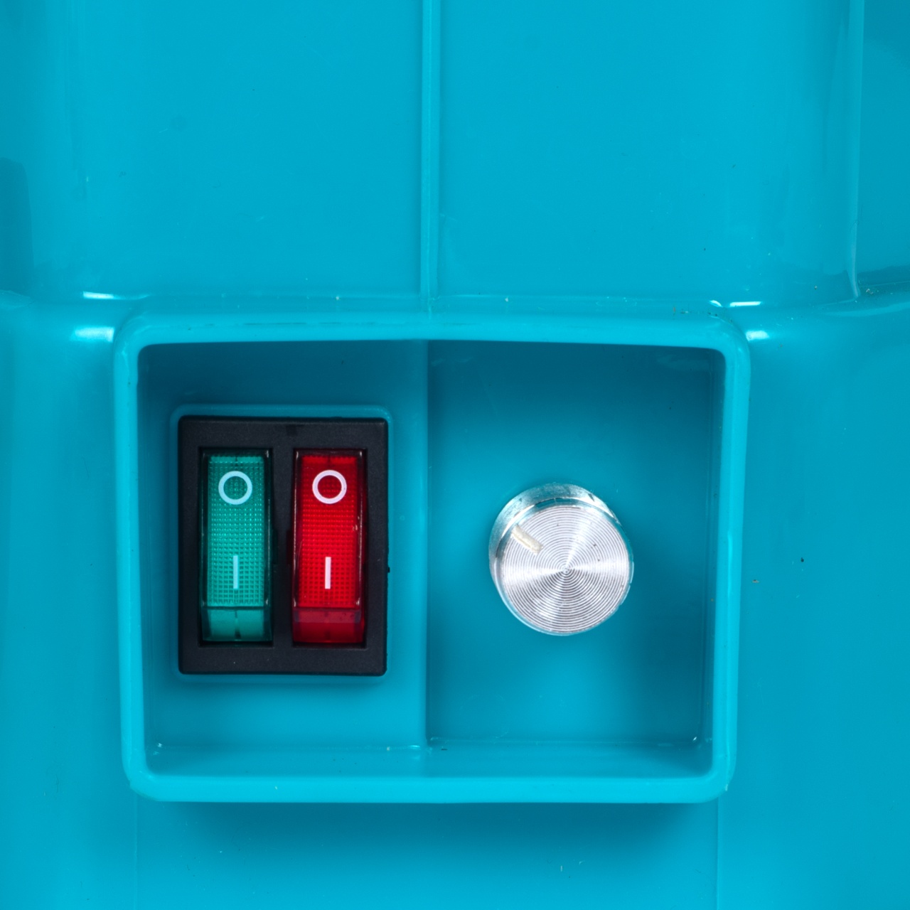 Pompa de stropit cu acumulator Detoolz 17L, 12V/12Ah, 5.5 bar, lance inox