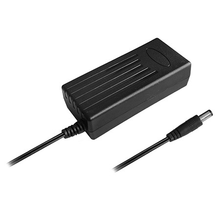 Alimentator 12V 2A stabilizat, mufă DC 5.5x2.1 mm (centru +)