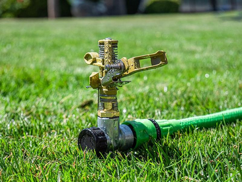 Aspersor impuls cu țepușă Strend Pro Garden pentru irigare, acoperire 75 m²