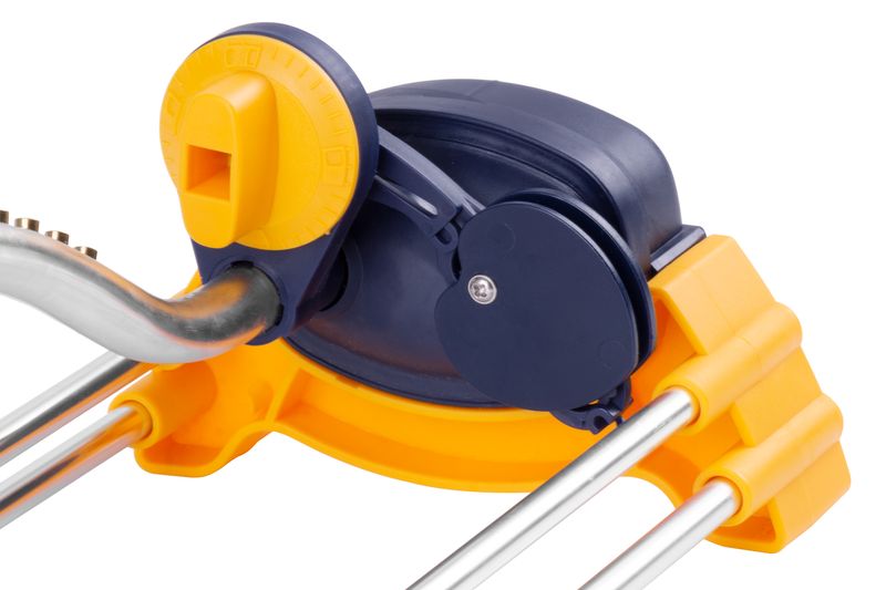 Aspersor oscilant Strend Pro Garden, rotativ, 18 duze, acoperire 200 m²