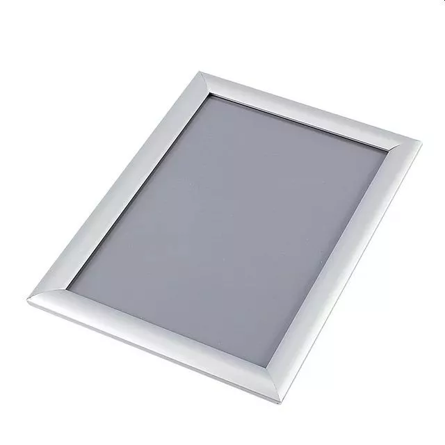 Ramă click A1 din aluminiu, argintie, pentru postere și afișe, montaj pe perete